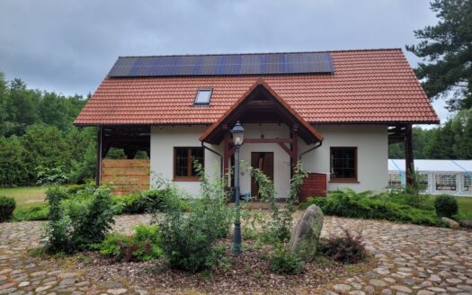 Gotowy biznes: 1,5ha: staw + 2 domki 35m2 + dom