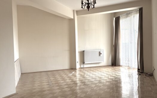 Przestronne mieszkanie obok Akademii Medycznej