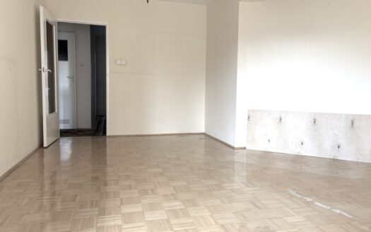 Przestronne mieszkanie obok Akademii Medycznej