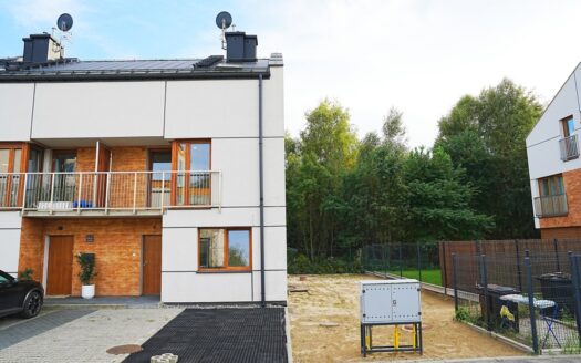 Segment w spokojnej, cichej i zielonej okolicy