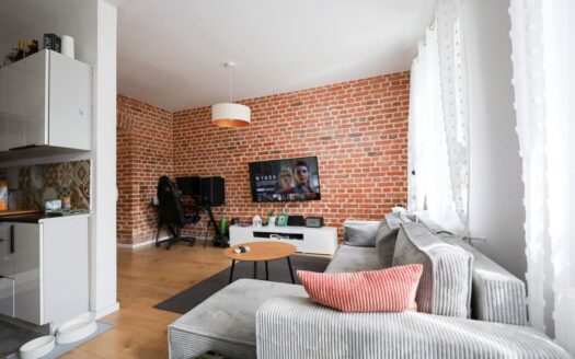 Wyremontowane mieszkanie w ładnej kamienicy