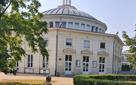 Dwa pokoje w kamienicy na Starym Żoliborzu