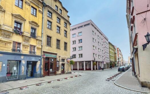 Narożna kamienica przy ul. Długiej 6