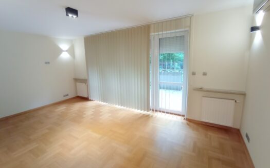 Lokal 80m2+Taras 40m2+Parking ul. Grzegórzecka