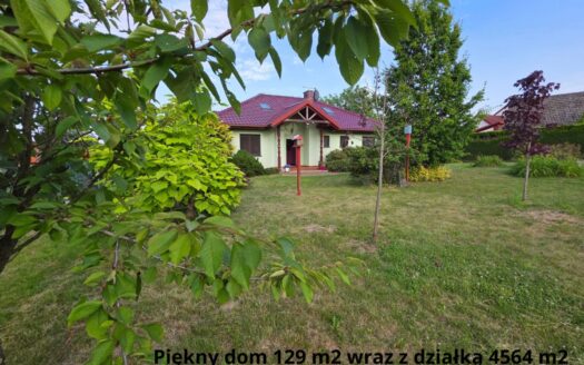 Piękny dom 129m2, garażem 43,5m2 oraz ogrodem 4564