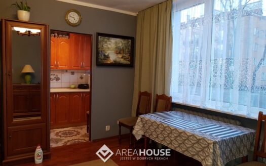 Ul. Wysockiego-Cicha kawalerka z oddzielną kuchnia