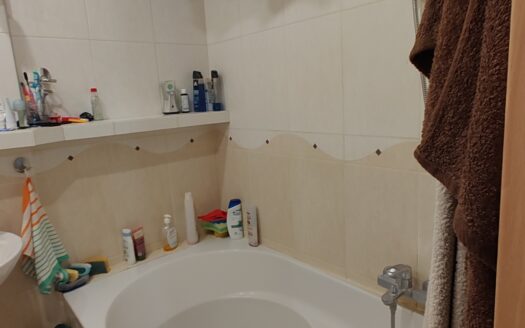 Mieszkanie 2-pokojowe, garaż i miejsce parkingowe.