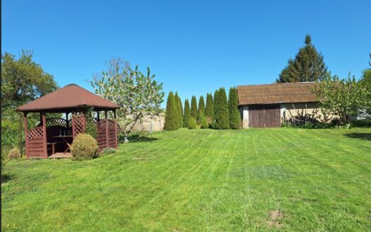 Działka w Łozowie siedliskowa z zabudową, las