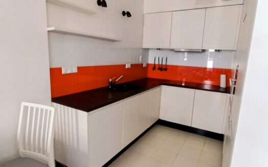 Two rooms apartment at metro Dworzec Gdański
