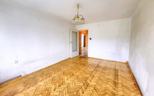 3 pokoje miejsce postojowe piwnica Zieleń Cisza