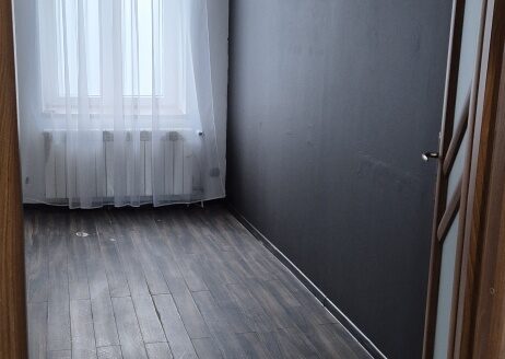 Łódź Górna 2 pokoje na parterze kamienicy