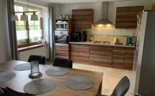 Dom na Kaszubach, stajnia, staw, hala 0.99ha