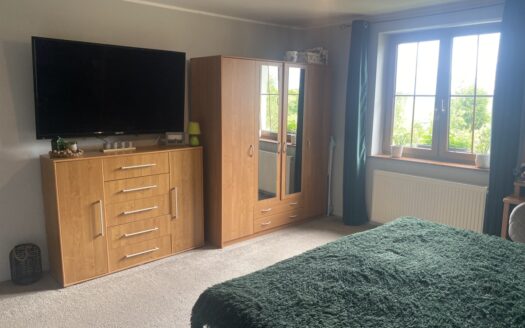 Dom na Kaszubach, stajnia, staw, hala 0.99ha