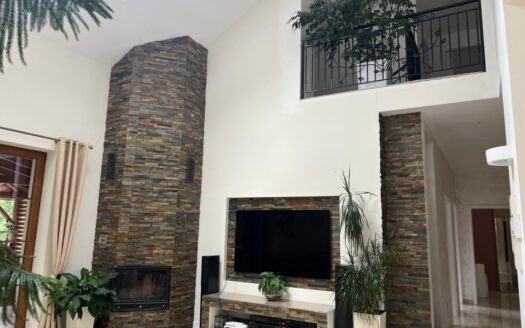 Dom w otoczeniu zieleni duży garaż np. pod E-sklep