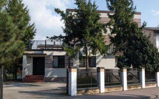 Słoneczny Dom w centrum Płońska (130m²)