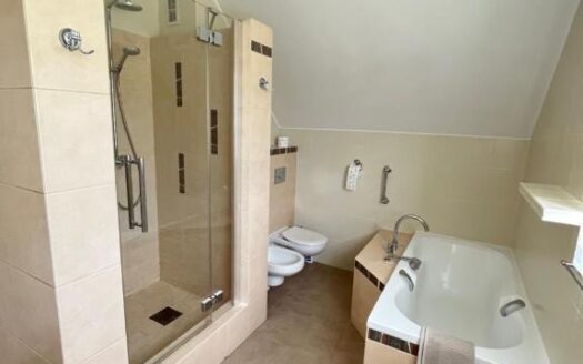 wynajmę mieszkanie w domku jednorodzinnym Po remon