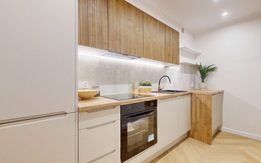 3 pokoje po remoncie, oddzielna kuchnia,Saska Kępa