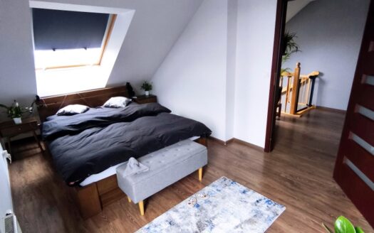 Przestronne, dwupoziomowe mieszkanie 101 metrów