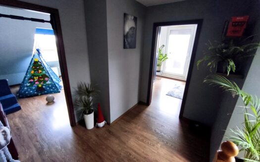 Przestronne, dwupoziomowe mieszkanie 101 metrów