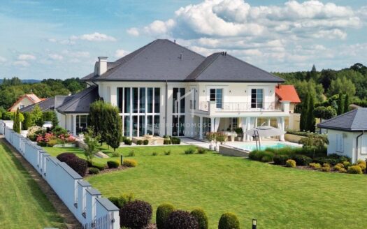 Luksusowa rezydencja, Jasło