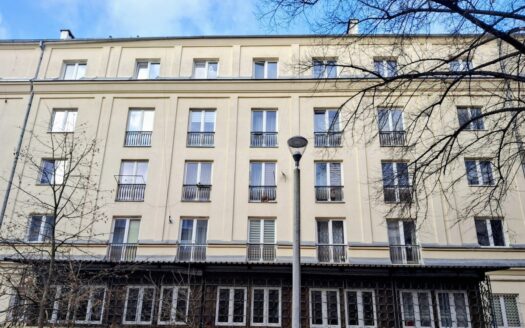 Duże 3-pok. kuchnia,2 balkony francuskie. Piwnica.