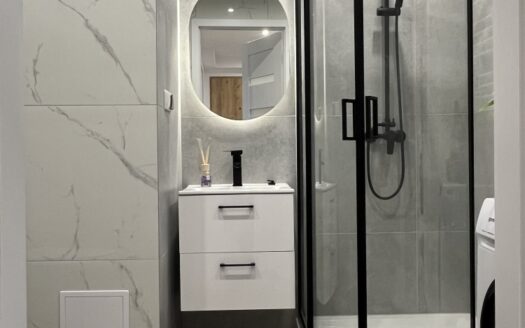 3 pokoje po generalnym remoncie z balkonem