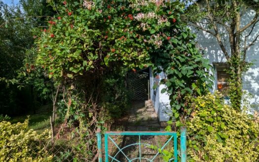 Sprzedam działkę ROD 5 arów z domkiem i stawem