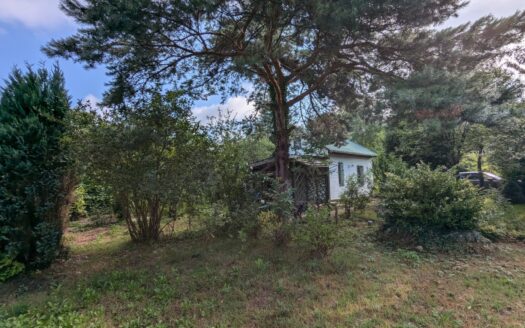 Sprzedam działkę ROD 5 arów z domkiem i stawem