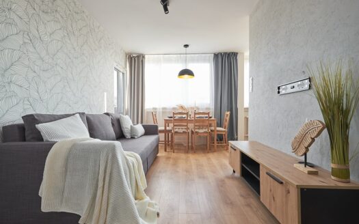 2 pok, 34m2, Krzyki, Sky Tower, balkon, winda