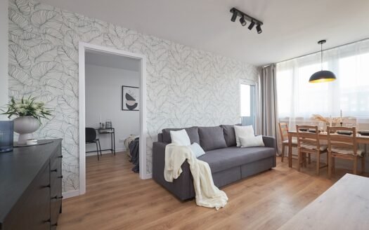 2 pok, 34m2, Krzyki, Sky Tower, balkon, winda