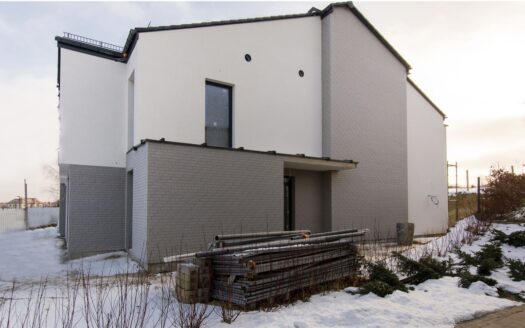 Nowoczesny dom szeregowy z widokiem na jezioro