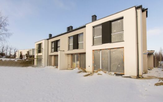 Nowoczesny dom szeregowy z widokiem na jezioro