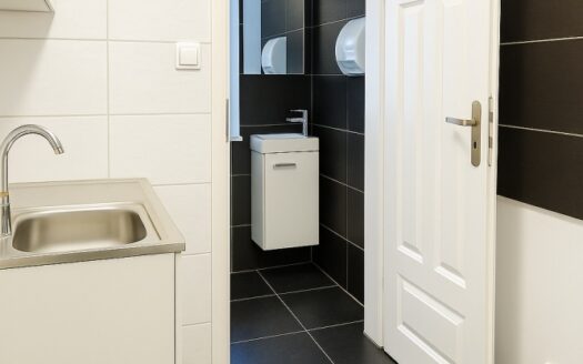 Połowa willi miejskiej – biuro lub mieszkanie!