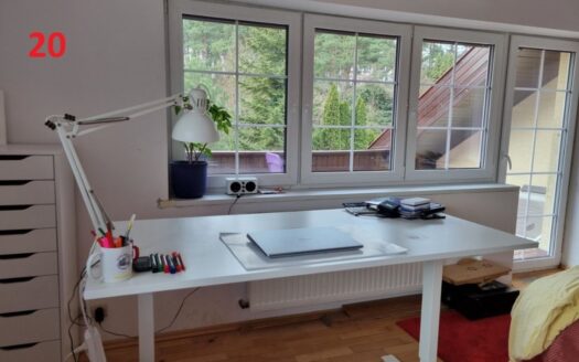 Dom na dużej zielonej działce w Puszczykowie