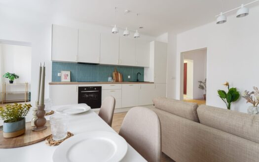 3 pok. po gen. remoncie, pokój kąpielowy, pralnia