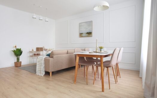 3 pok. po gen. remoncie, pokój kąpielowy, pralnia