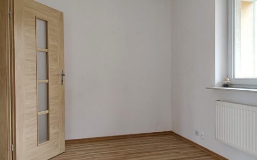 Mieszkanie 2 pokojowe, dwa balkony, osobna kuchnia