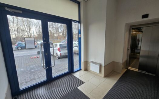 Lokal na I piętrze z własną windą