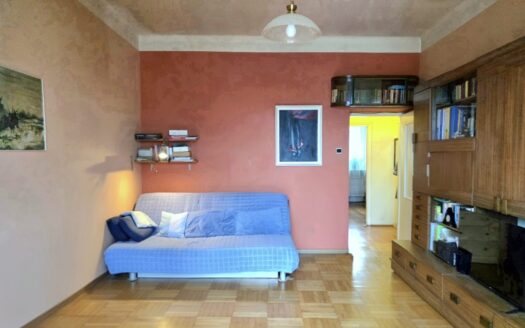 Kopińska, Stara Ochota kamienica 3,06 m wysokie