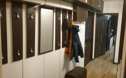 Trzy pokoje, Bielany, Wrzeciono, Metro-Wawrzyszew.