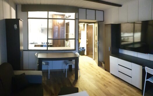 Trzy pokoje, Bielany, Wrzeciono, Metro-Wawrzyszew.