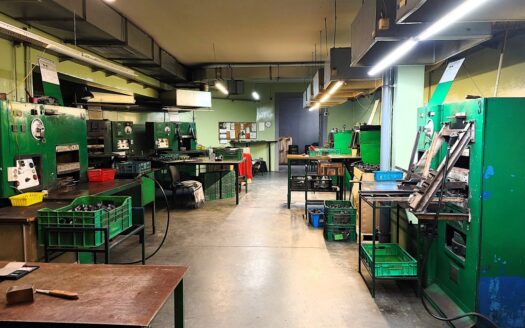 Budynek produkcja magazyn biuro 1037 m2 Pruszków