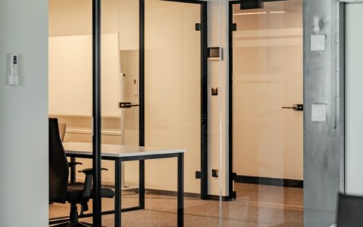 70 mkw – kameralne biuro – open space+ salka konf
