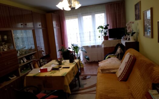 Sprzedam mieszkanie w bloku 2 pokoje 48m2.