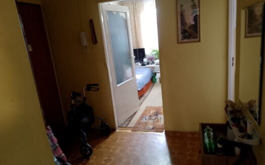 Sprzedam mieszkanie w bloku 2 pokoje 48m2.