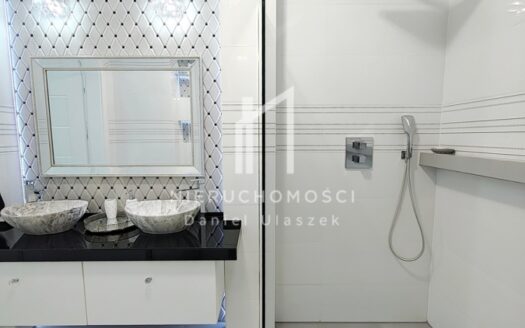 Nowoczesny dom na widokowej działce, Przysieki