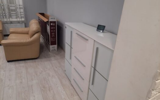 Mieszkanie 3 pokojowe 76 m2 centrum Żar piwnica