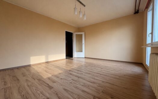 Dwustronne 49 m² z loggią, piwnicą i widną kuchnią