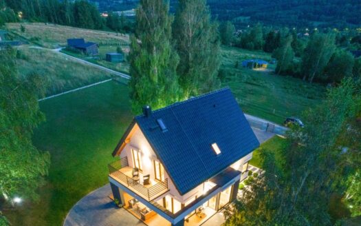 Nowoczesny dom z panoramicznym widokiem na góry