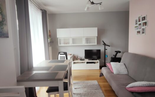 2 pokoje, balkon 19 mkw, basen, cisza, zieleń